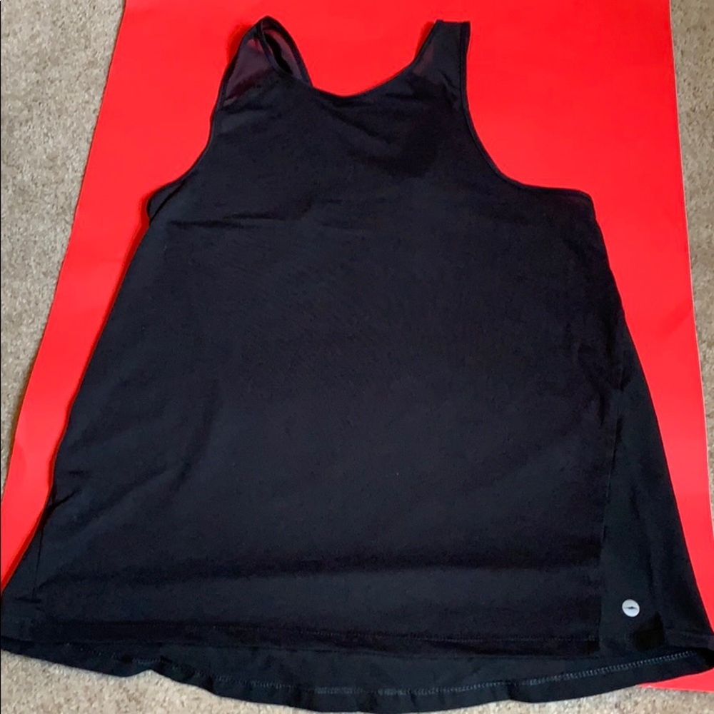 Avis black sports tank top